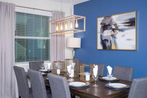 Gorgeous 5 Bd Single Family Close to Disney @ Storey Lake Resort 2734
