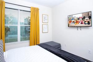 Gorgeous 5 Bd Single Family Close to Disney @ Storey Lake Resort 2734