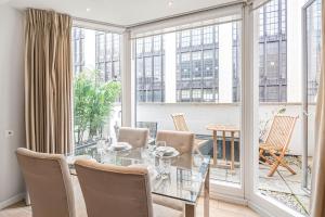 Kensington High Street 1BR with AC and Private Terrace