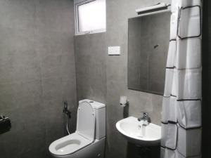 Wicks Backpackers Lodge - Peaceful Quality stay, Walk to the Historic Galle Dutch Fort and the beach