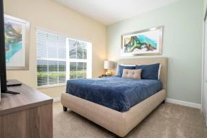 Five Bedrooms TownHome with Pool 4849