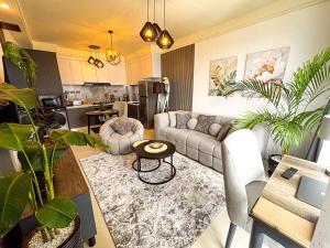 LuxurySkyline 1BR Walk to GTC Mall & Nightlife