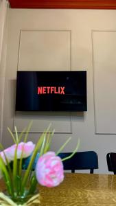 Unexpected Historical Apartment - Central & Quiet