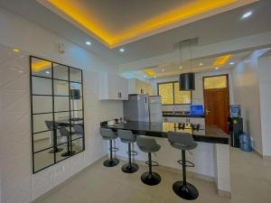 Epic Kingstone beachfront