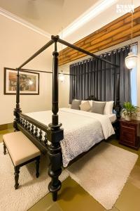 StayVista at Villa Harmony with Bonfire, Pool