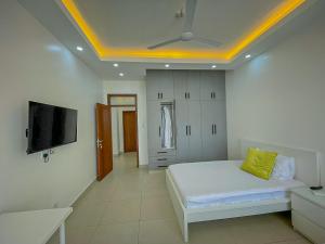 Epic Kingstone beachfront