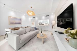 Free housekeeping visits during your stay - StayShort - 2 Bed in Marina that Sleeps 2 with a City View