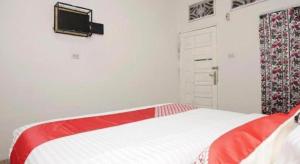 OYO 2410 Intan Hotel