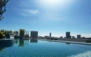 Hotel Romance with Rooftop Swimming Pool