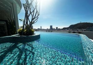 Hotel Romance with Rooftop Swimming Pool