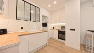 Style and Comfort in Latina, Home for 4