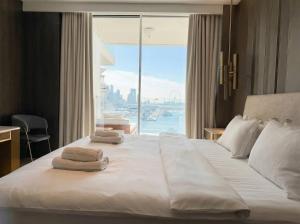 FIVE Palm | Stunning Sea-View Luxury 2BR Apartment