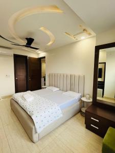 Luxury Penthouse near airport&ICC yashobhoomi