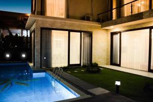 Diamond Bay Golf and Villas