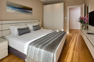 Anthill Suites