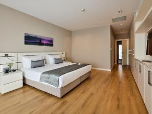 Anthill Suites