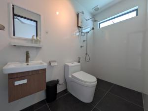 22 Pax Beach Retreat, Pool Spa, BBQ, Karaoke, PS5