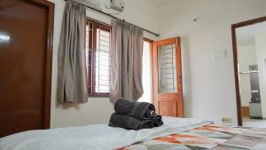 Cozy 2BHK On Manikonda Near Rai Durg for Families
