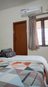 Cozy 2BHK On Manikonda Near Rai Durg for Families