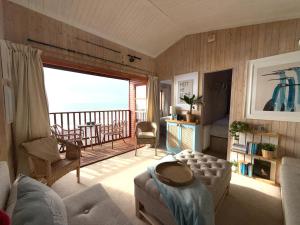 Branscombe Chalet on the Beach