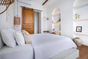 Palm Sugar Villa - Stylish 3BR Retreat with Pool