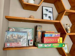 Sunny View 2BR Apartment with Terrace - near VIVO and Amethyst