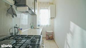 Quiet cozy room - shared apt - train & airport