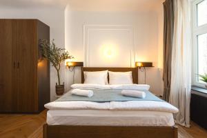 B68 Apartment 25