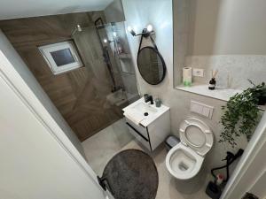 CityLight Apartment by Sunny