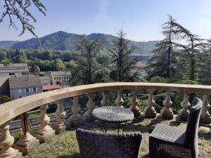 Gîte du vigneron à La Terrasse piscine local vélos