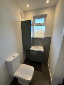 Modern 2 bedroom Penthouse with car parking