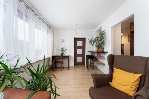 Odrzańska Urban Jungle Apartment by BookingHost