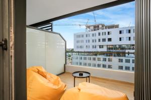 Premium Stay Near Aeria Mall CFC- Feels like Home