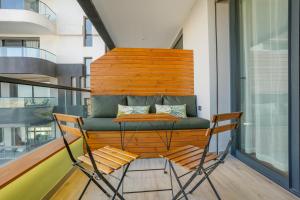 Premium Stay Near Aeria Mall CFC- Feels like Home