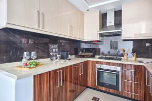 Frank Porter - Elite Downtown Residence 1