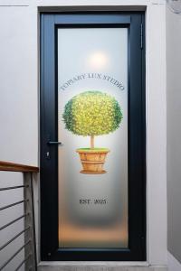 Topiary Lux Studio 16!