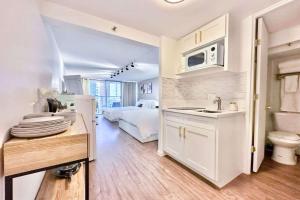 #Marbella Lane - Lux Condo in Waikiki with Pool View