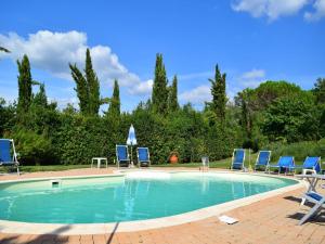 Restful Farmhouse near Forest in Vinci with Pool