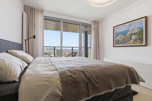 Eurovea Tower Apartment 33floor free Parking