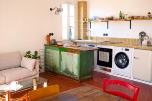 Sunny cocoon with harbor view