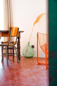 Sunny cocoon with harbor view