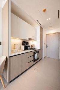 Chic & Peaceful Studio Retreat Binghatti Aurora