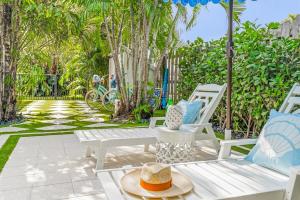 Luxury Palm Beach Duplex Near A1A & Beach