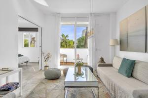 Marbella Real Golden Mile - 4 Bedroom Apartment by Finest Rentals