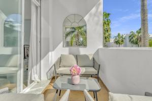 Marbella Real Golden Mile - 4 Bedroom Apartment by Finest Rentals