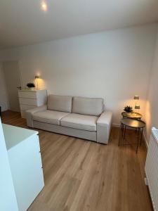 Zentrale Wohnung mit eigenem Eingang und Stellplatz
