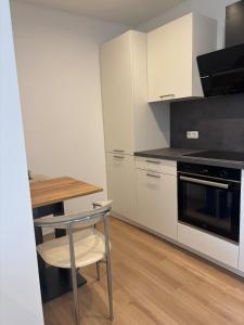 Zentrale Wohnung mit eigenem Eingang und Stellplatz