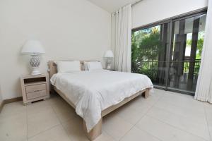 Mont Choisy Le Parc by Pam Golding