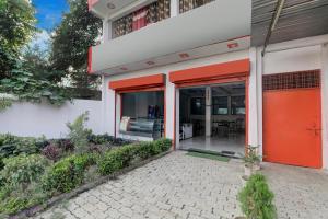 SPOT ON Royel Grand Hotel Nabedi