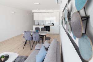 L&L Nin Seabreeze Apartments 1